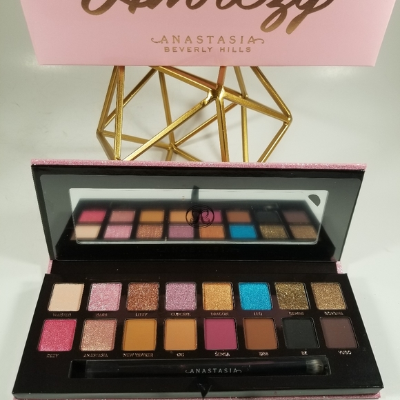 🆕️ABH, Amrezy, Eyeshadow Palette - Picture 3 of 7